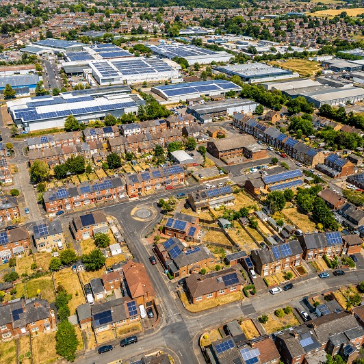 Sustainability-in-Tech : Solar Sets New UK Record
