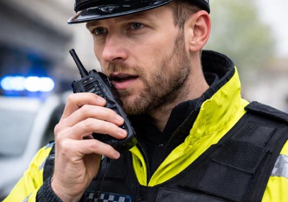 Tech News : £25M No-Bid Deal Keeps UK Police Radios Running Into 2030