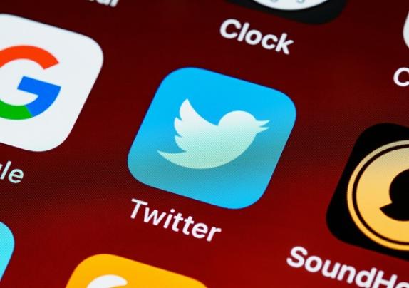 Tech News : Microsoft Drops Twitter From Advertising Platform