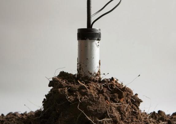 Sustainability-in-Tech : Dirt-Powered 'Forever' Fuel Cell